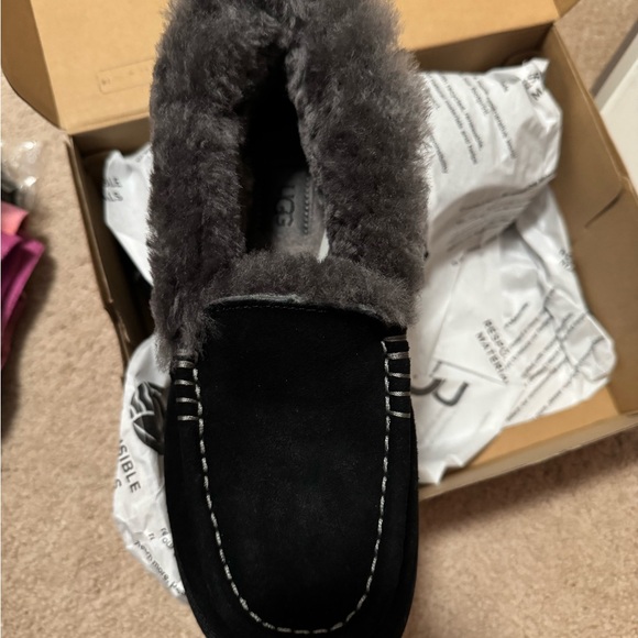 Ugg Ansley parc womens, Use only one time look like new. - Picture 5 of 11